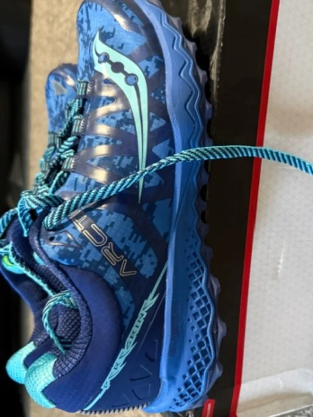 Saucony Peregrine 7 Ice+ Size 11 NIB